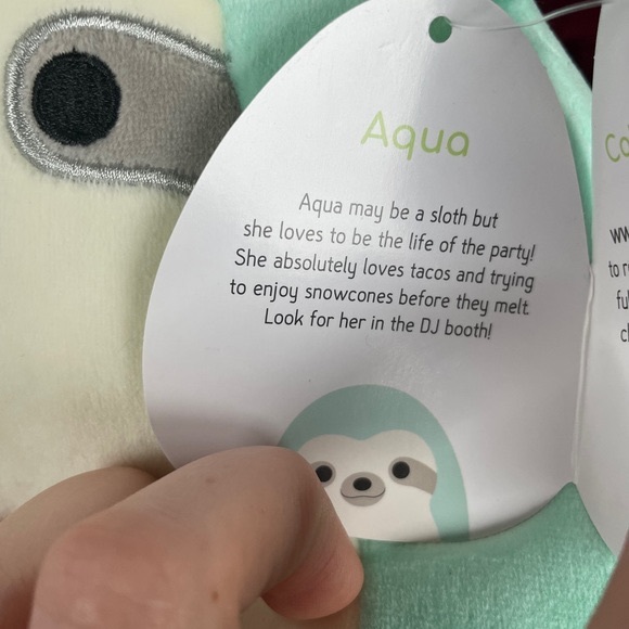 Aqua the Sloth Squishmallow (7”) - Picture 4 of 4